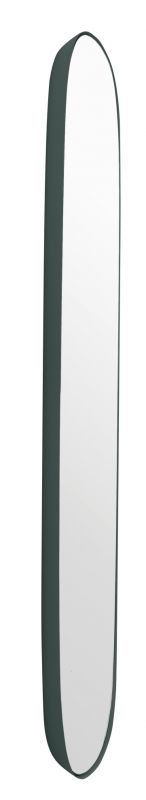 Großer, schlanker Wandspiegel von Muuto mit abgerundeten Ecken und dunkelgrünem Rahmen. Dekorative Spiegel für Wohnzimmer.